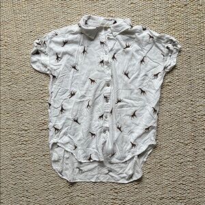 Jane & Delancey giraffe print short sleeve blouse